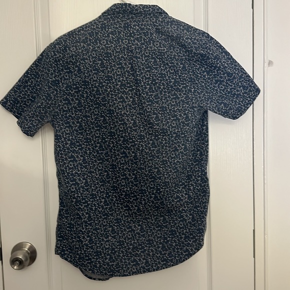RVCA short sleeve button down - Picture 4 of 4